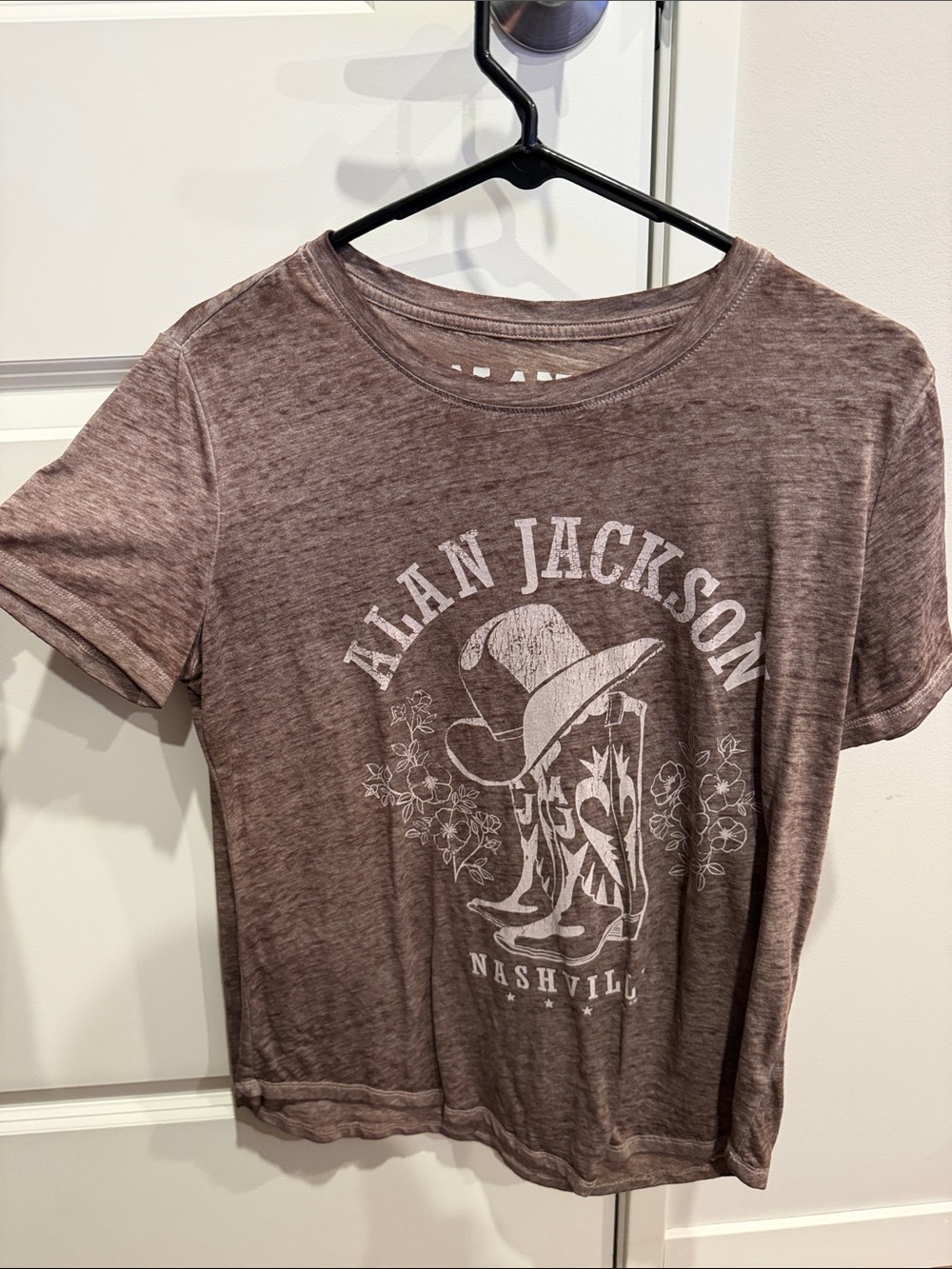 Alan Jackson Nashville Women's Short Sleeve Tee - Mauve Brown